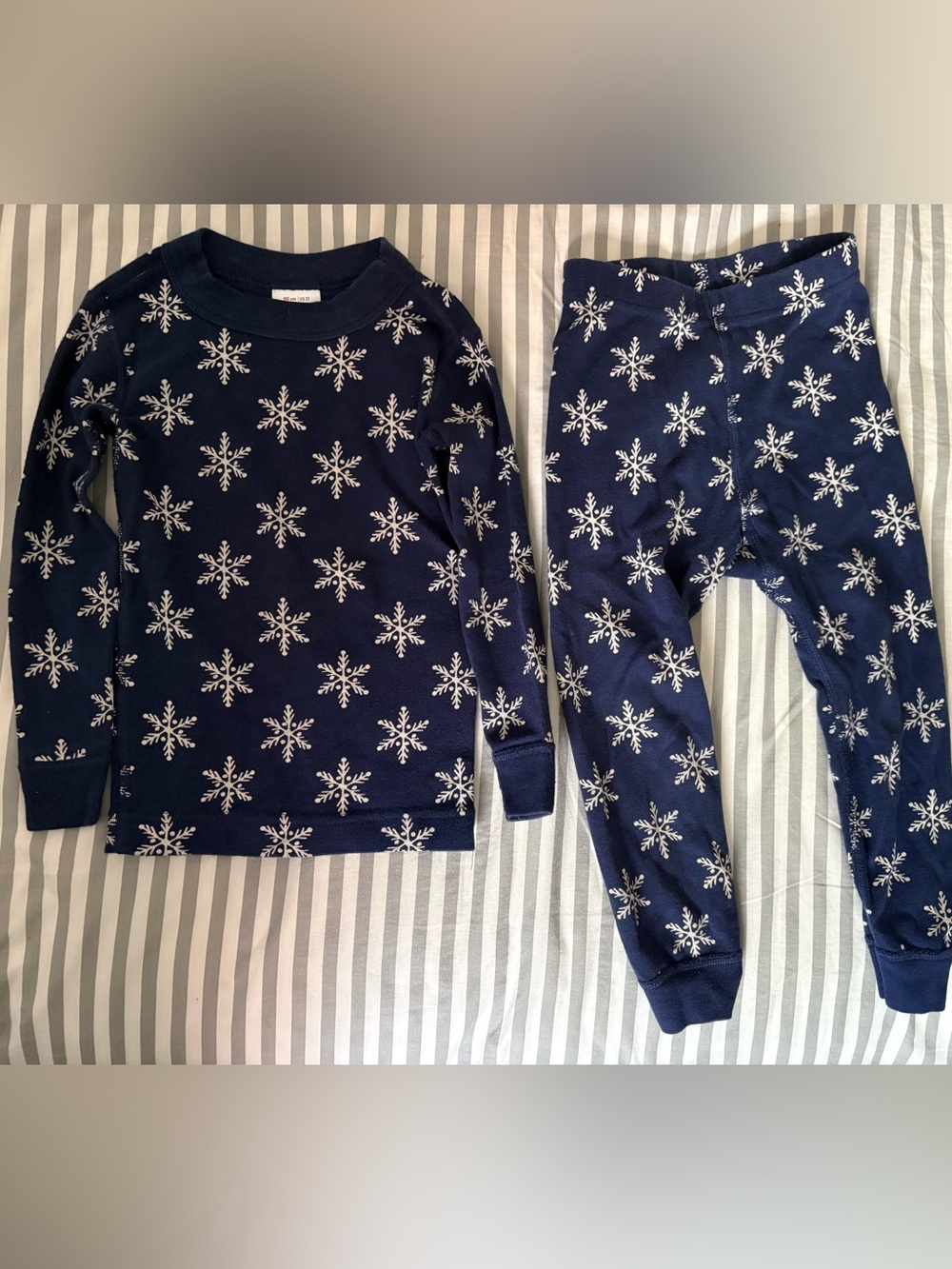 Hanna Andersson 2 pc pajamas 3t 90 blue- snowflakes